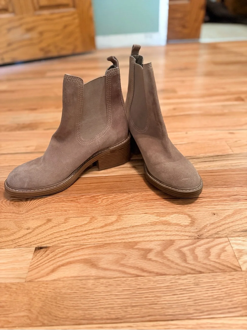 Women's Tan Suede Chelsea Boots -Steve maddening